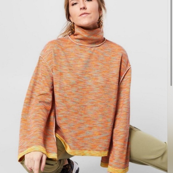 Free People Women's Long Sleeve Turtle Neck Sweater Beige Size Small